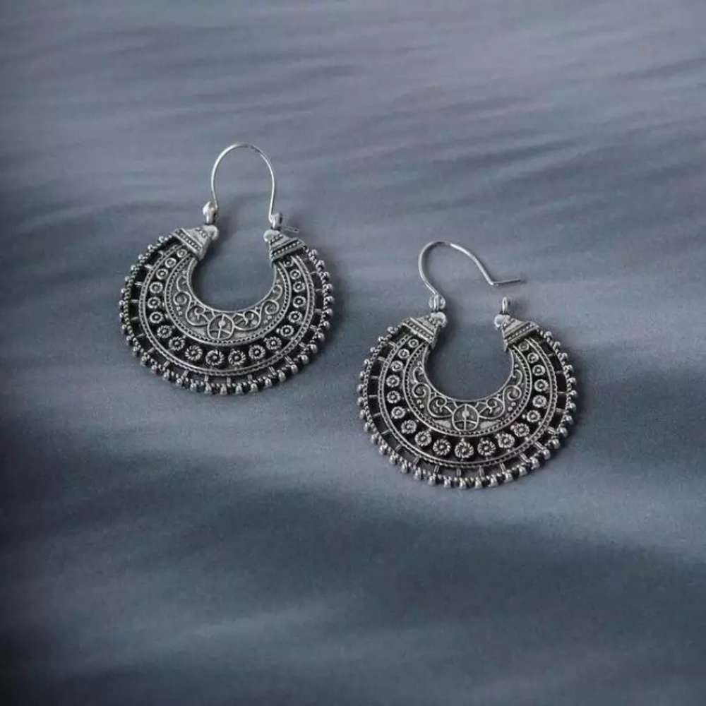 3/$15🔥Silver tone half circle boho earrings